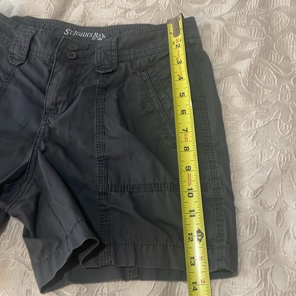 St. John Bay Women’s SZ 4P Gray 4 Pocket Cotton Shorts - Picture 7 of 12